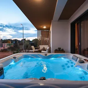 Luma Luxury With Jacuzzi Apartament